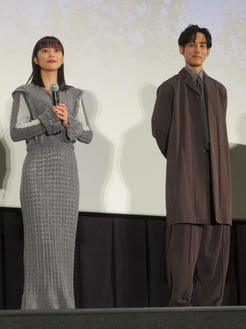松坂桃李「撮り直しがきかない緊張感があった」主演映画「雪の花ーともに在りてー」