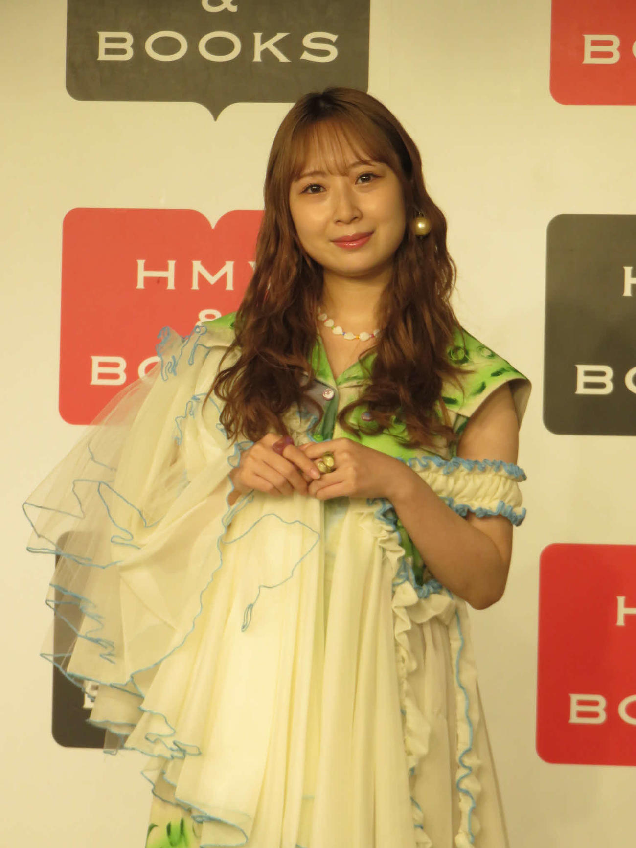 「高柳明音　2025カレンダー」発売記念イベントを行った高柳明音