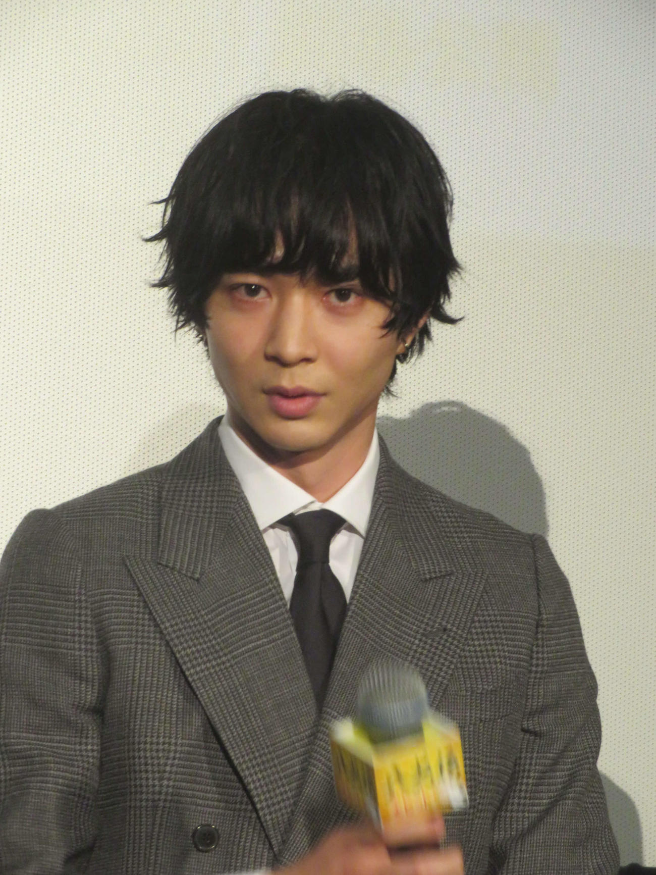 映画「八犬伝」大ヒット御礼舞台あいさつい出席した鈴木仁