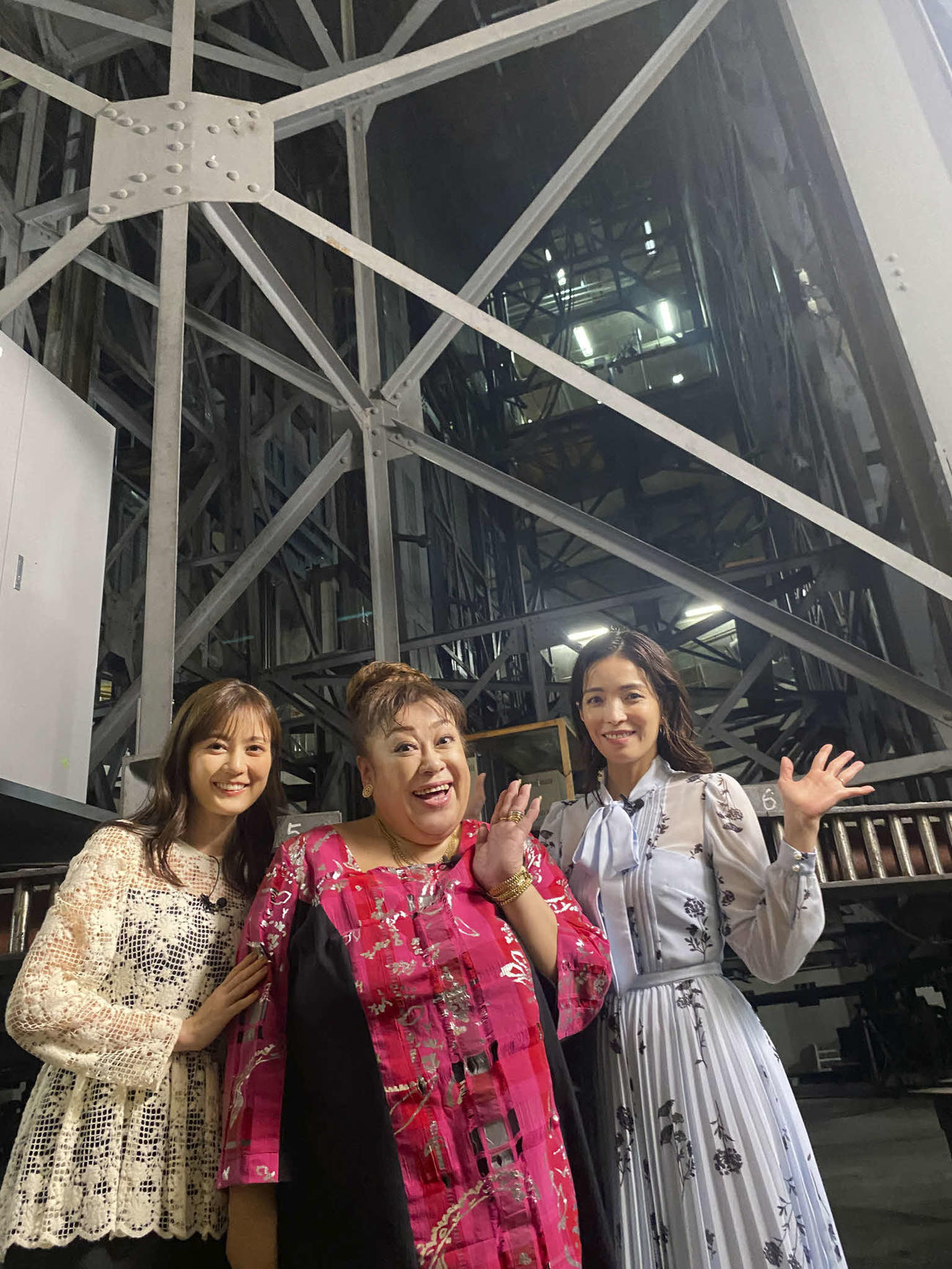 「帝国劇場アニバーサリーブック　NEW HISTORY COMING」でより生田絵梨花、森公美子、知念里奈