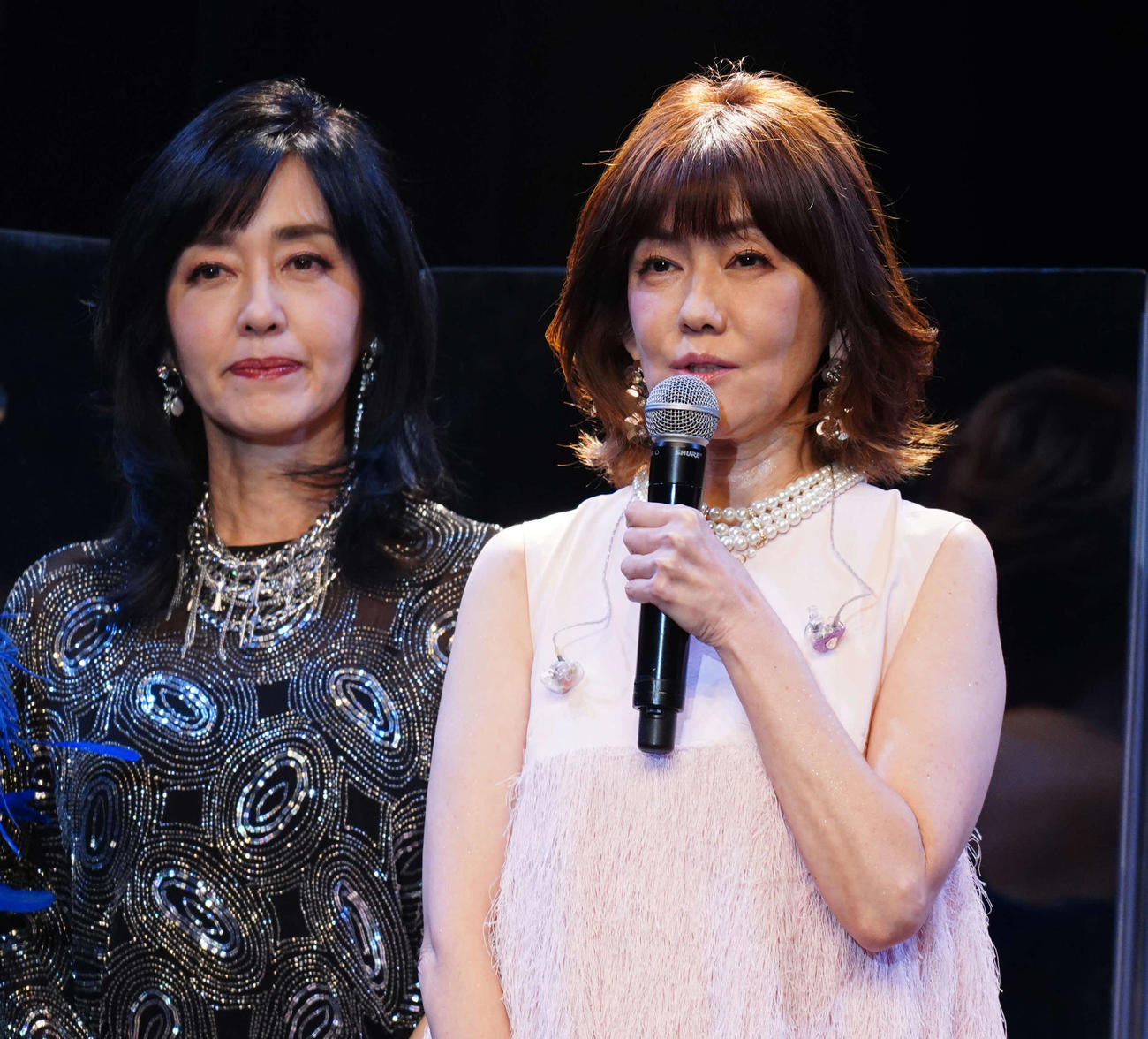 「音楽彩」で本田美奈子．さんの思い出を語る松本伊代。左は早見優（撮影・中島郁夫）