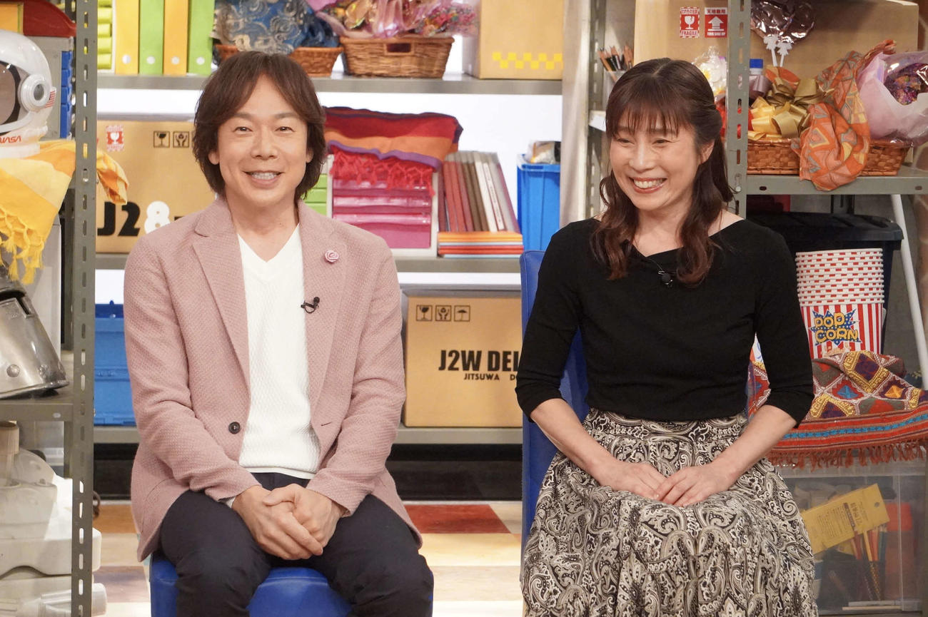 「ジツハなジツワ」に出演する佐藤弘道、久美子夫妻（C）フジテレビ