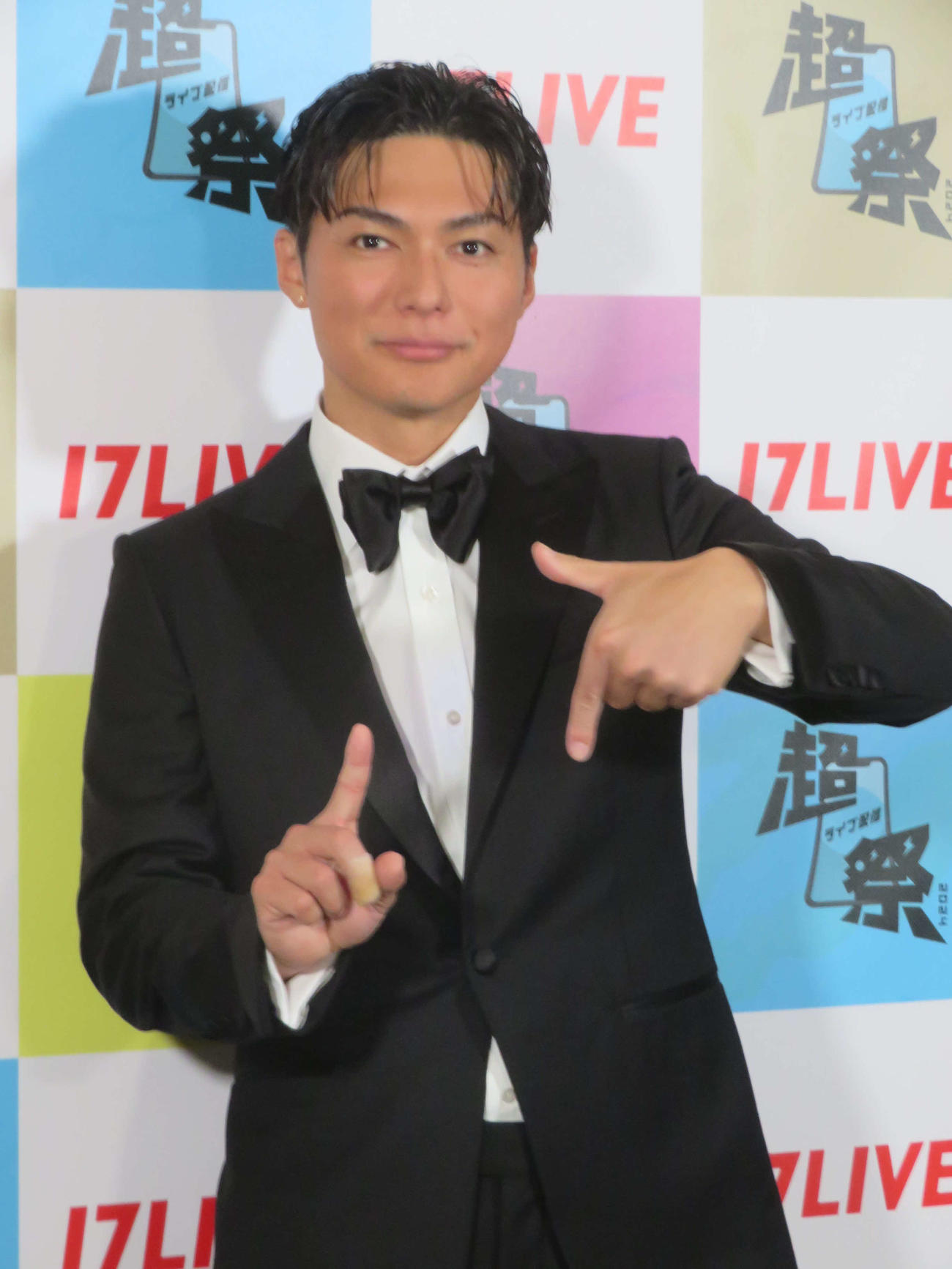 「17ポーズ」を披露するEXILE SHOKICHI