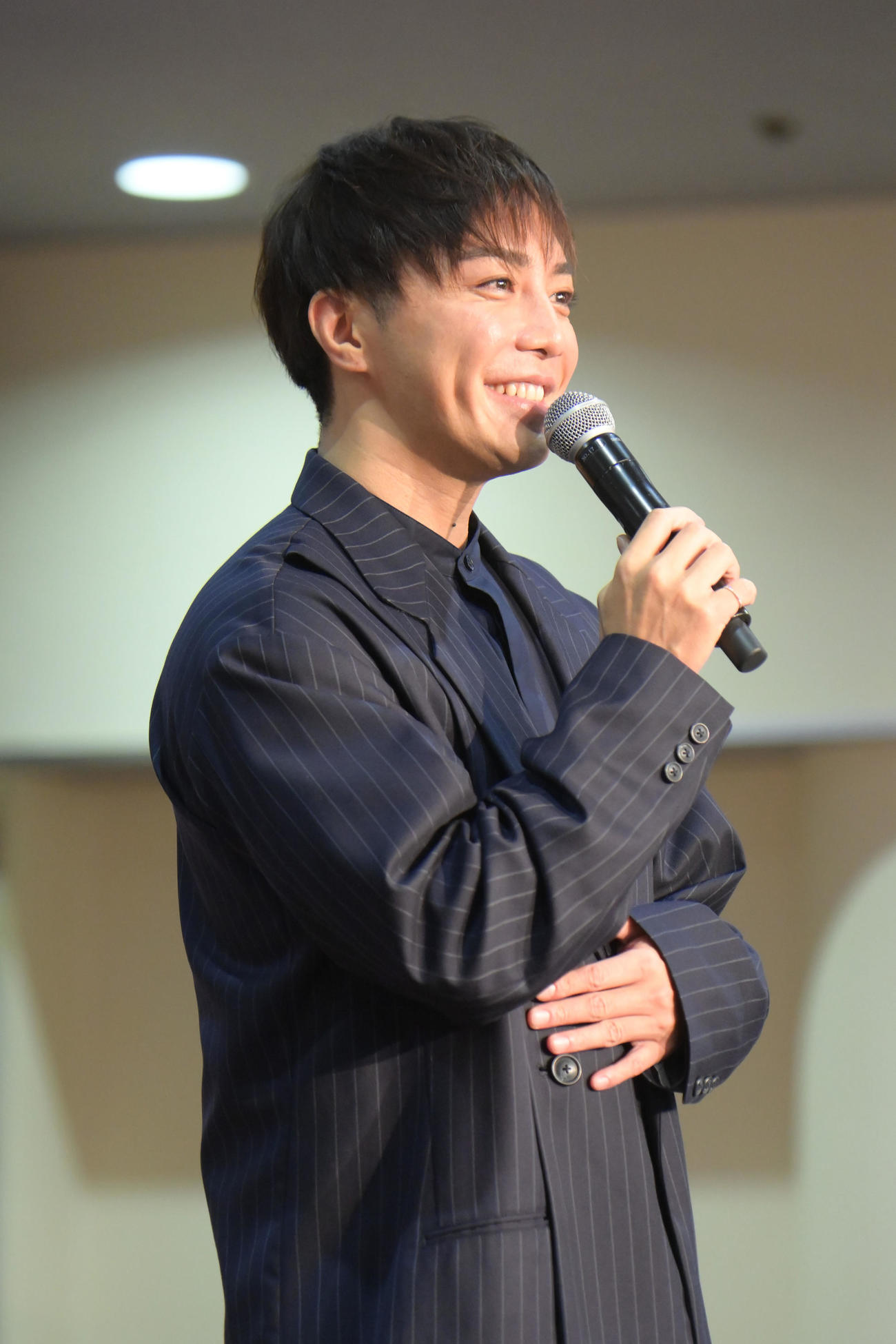 G1第52回高松宮記念特別競走でトークショーをする成宮寛貴（撮影・滝沢美穂子）