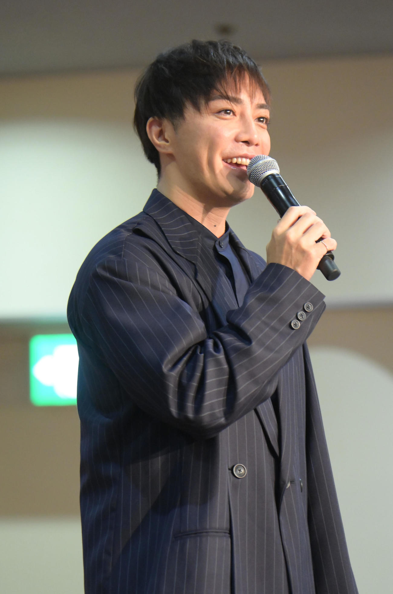 G1第52回高松宮記念特別競走でトークショーをする成宮寛貴（撮影・滝沢美穂子）
