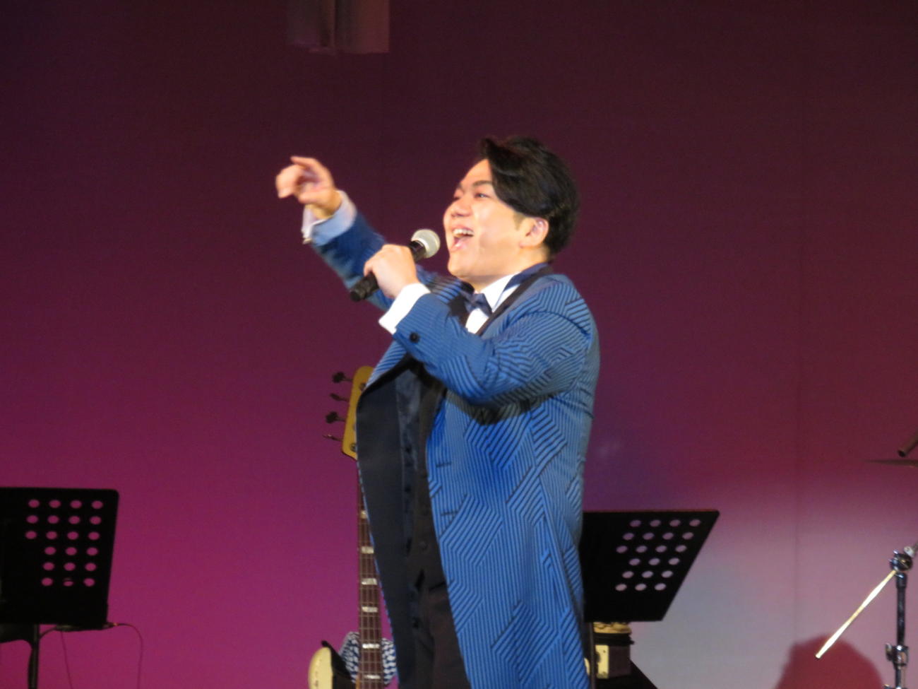 15周年のラストデーに熱唱するこおり健太