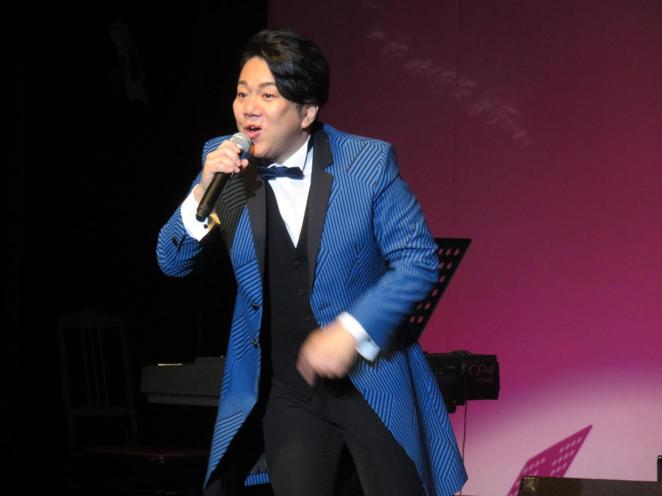 15周年のラストデーに熱唱するこおり健太