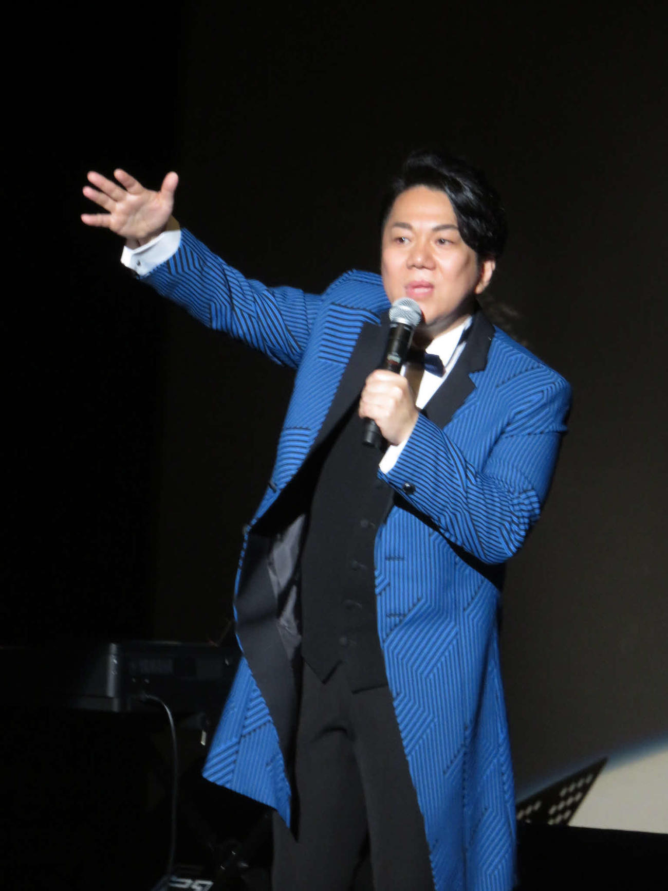 15周年のラストデーに熱唱するこおり健太