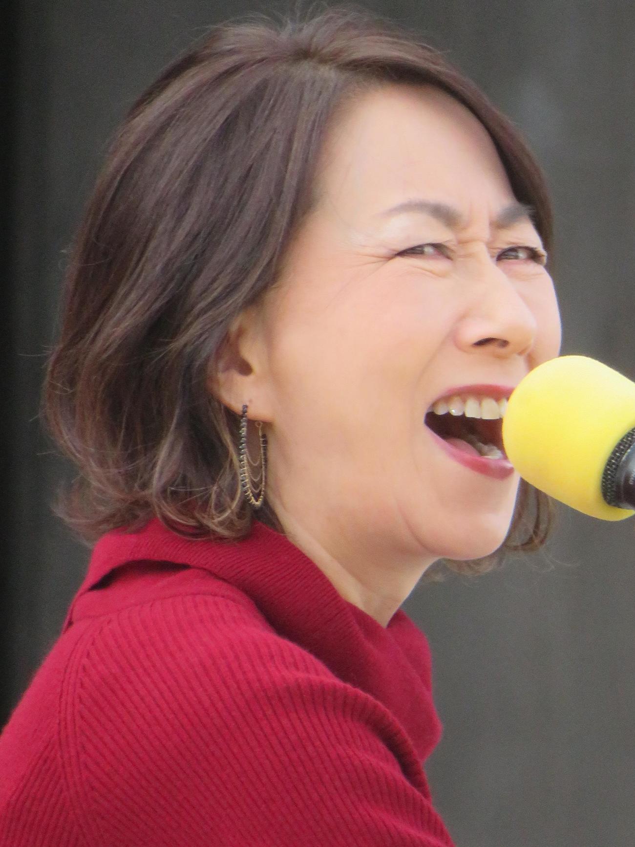 増上寺で公開生放送を行った長野智子