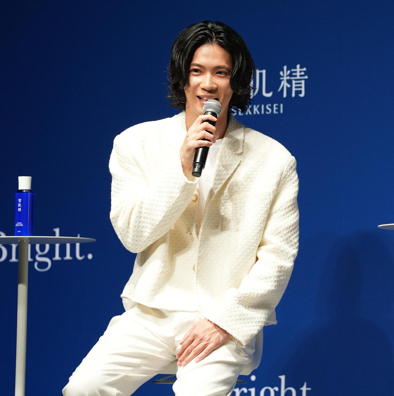 「雪肌精　新・グローバルブランドミューズ就任発表会」に登壇したNumber＿iの神宮寺勇太（撮影・鈴木みどり）