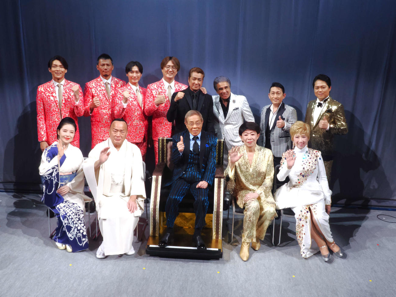 「令和・歌の祭典2024」に出演した北島三郎（前列中央）