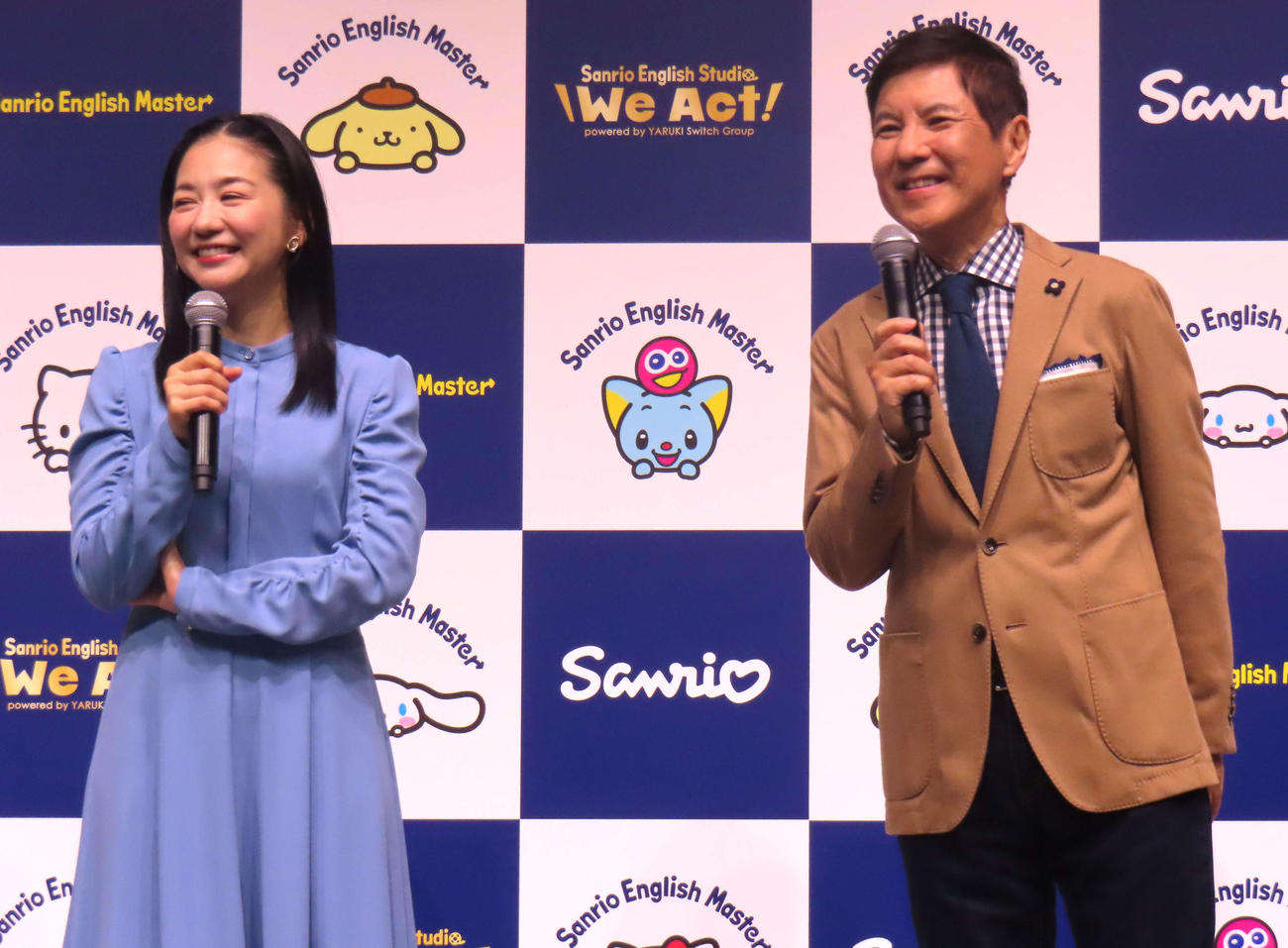 「サンリオ教育事業新サービス発表会」に登壇した関根麻里（左）と関根勤