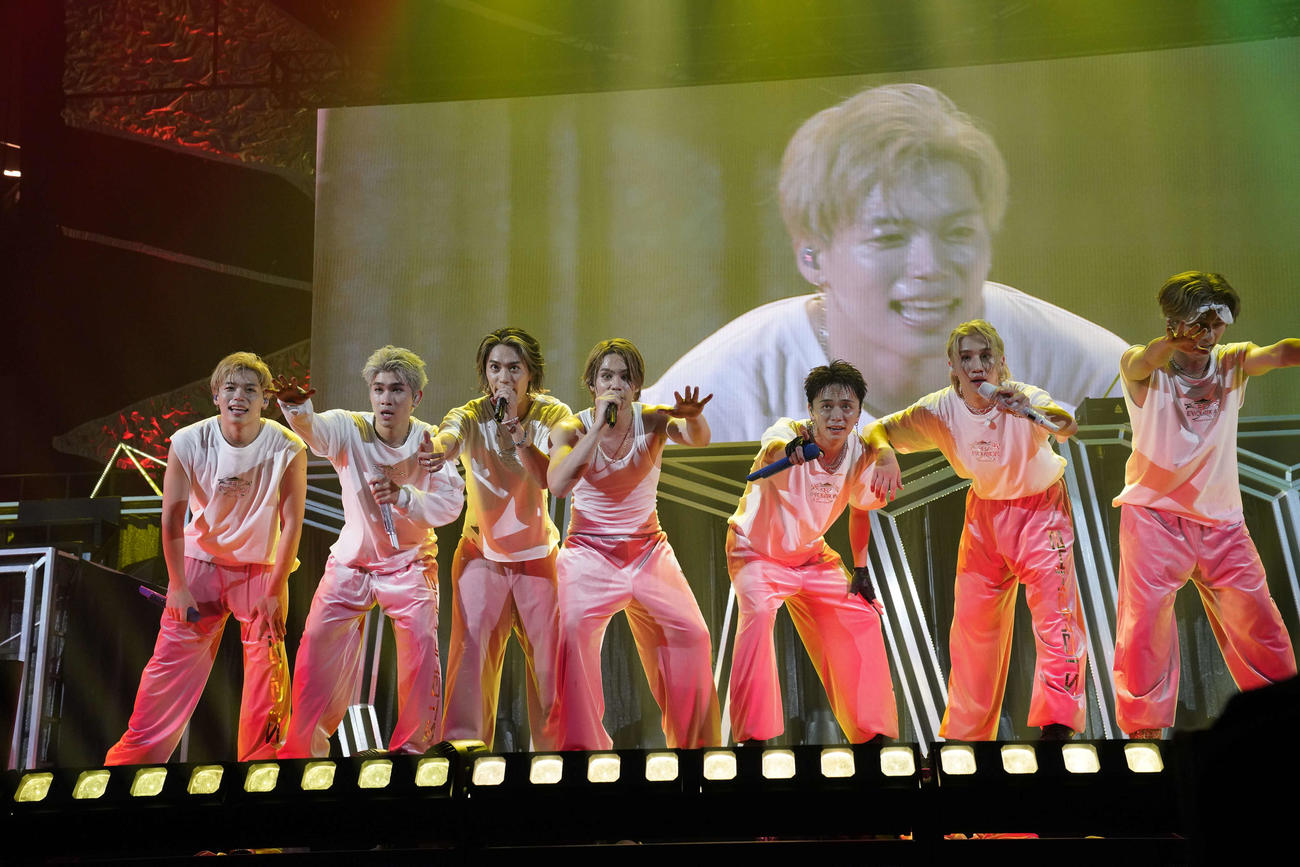 「BALLISTIK BOYZ LIVE 2024”BBZ EVOLUTION”」でパフォーマンスするBALLISTIK BOYZ