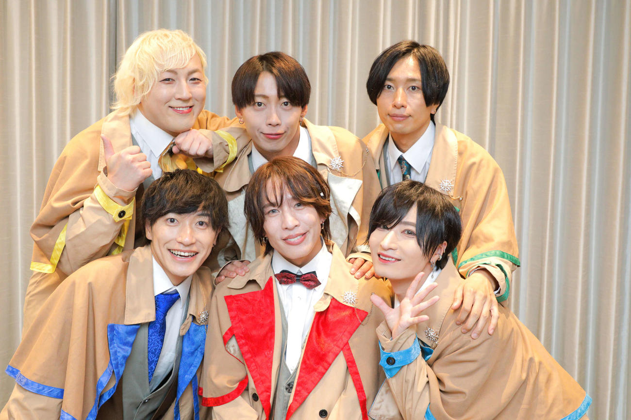 Zeppツアー最終公演を行った甘党男子。前列左から神久保翔也、二ノ宮一馬、成瀬敦志。後列左から三上義貴、菅井義久、石塚利彦
