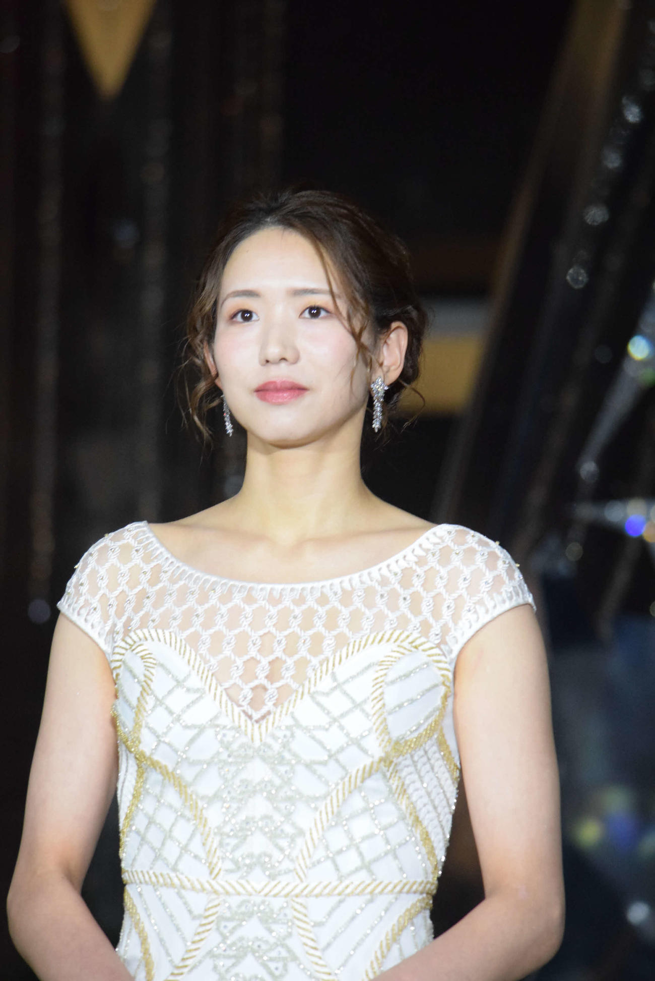グラントフロント大阪のクリスマスツリー点灯式に出席した古賀紗理那さん（撮影・阪口孝志）
