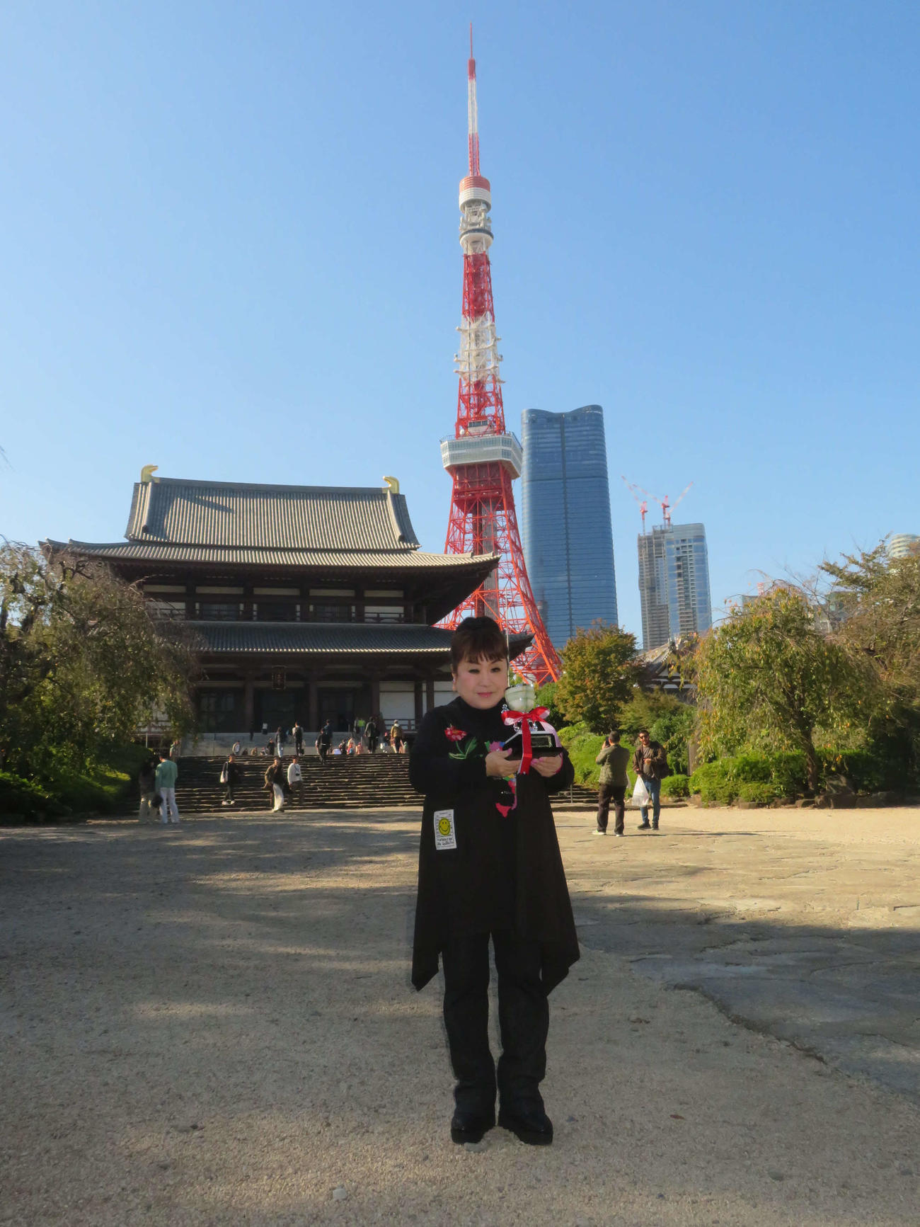 「昭和かたぎ」のさらなるヒットを願い「増上寺」を訪れた天童よしみ