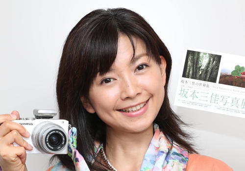 坂本三佳、グレーヘアのベリーショート初公開「黒髪の方が若く美しい概念を壊してみたくなった」