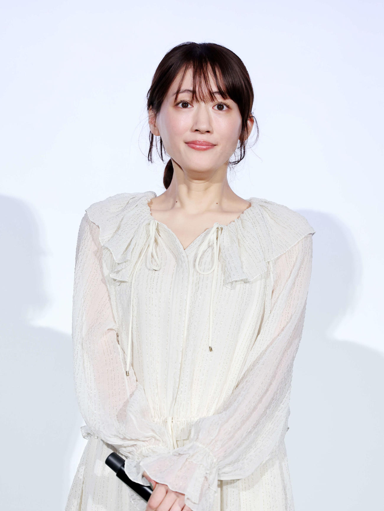 舞台あいさつに臨む綾瀬はるか（撮影・鈴木正人）