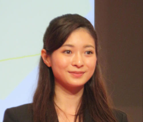 テレ朝住田紗里アナ「２日に１回は焼き芋」芋掘りショットに「美女とさつまいも」「素敵やねぇ」