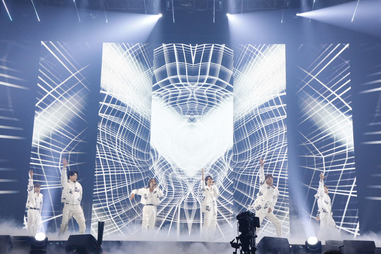 「GENERATIONS LIVE TOUR 2024”GENERATIONS 2．0”」神戸公演でパフォーマンスするGENERATIONS