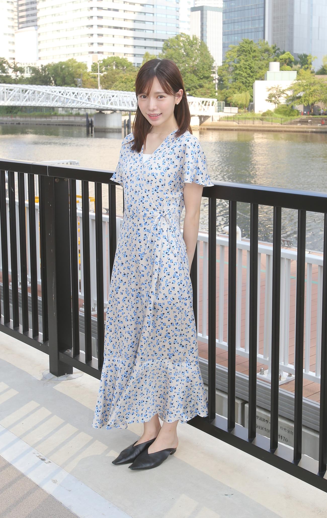 ほほ笑む元HKT48の運上（撮影・中島洋尚）