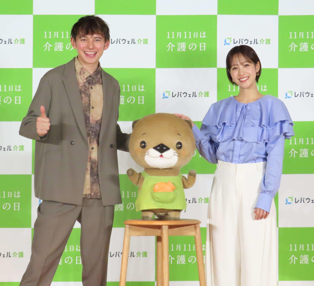 レバウェル介護「介護の日プロジェクト2024」オープニングイベントに出席したハリー杉山（左）と鷲見玲奈