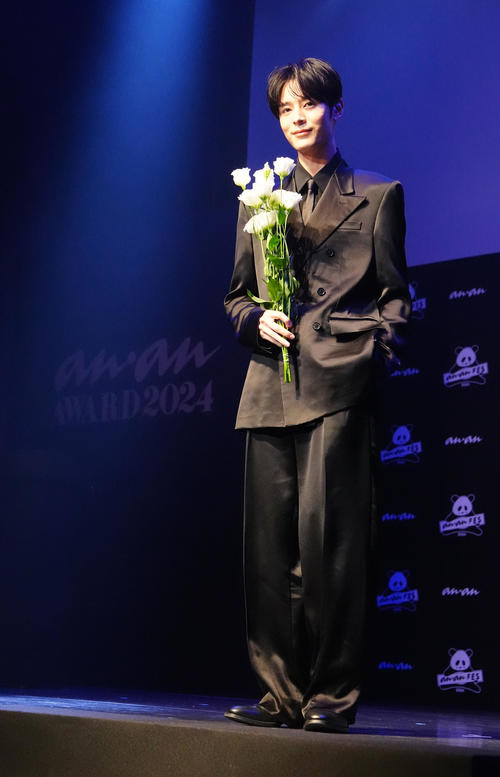 「anan AWARD 2024」アクター部門で受賞した塩野瑛久（撮影・江口和貴）