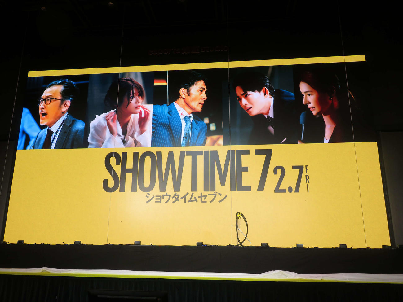 阿部寛（中央）の主演映画「ショウタイムセブン」（への出演が発表された、左から吉田鋼太郎、生見愛瑠、1人おいて竜星涼、井川遥（撮影・村上幸将）