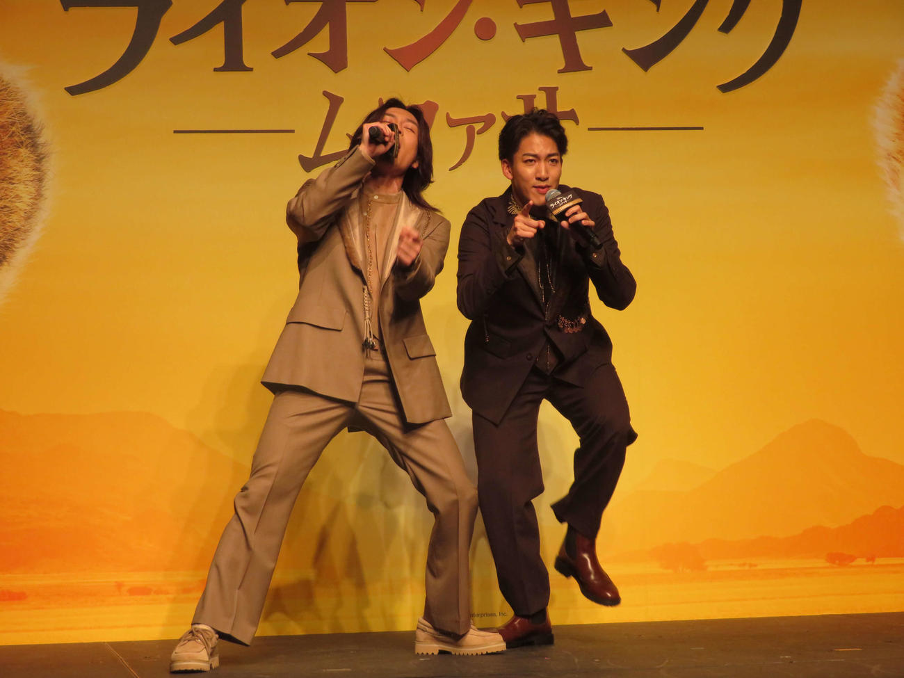映画「ライオン・キング：ムファサ」のイベントで劇中歌を歌唱した松田元太と尾上右近
