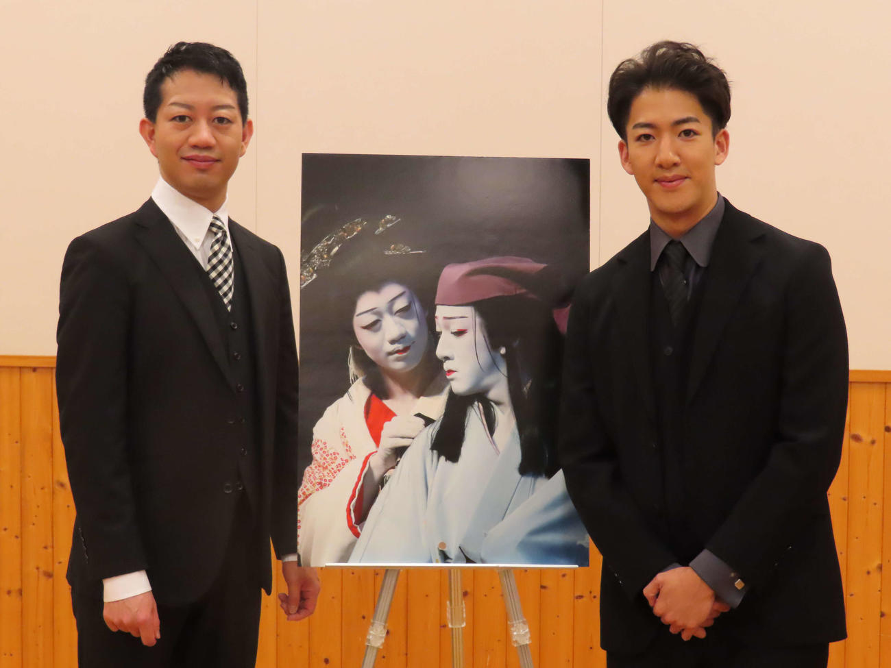 1月に上演する「二人椀久」の取材会を行った中村壱太郎（左）、尾上右近