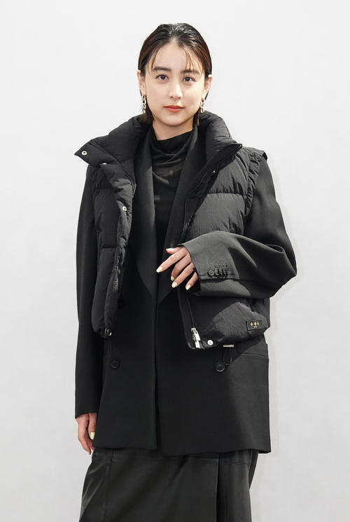 「TATRAS　銀座店」プレビューイベントでフォトコールに臨む山本美月（撮影・江口和貴）