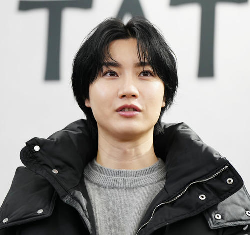 「TATRAS　銀座店」プレビューイベントでフォトコールに臨む桜田通（撮影・江口和貴）