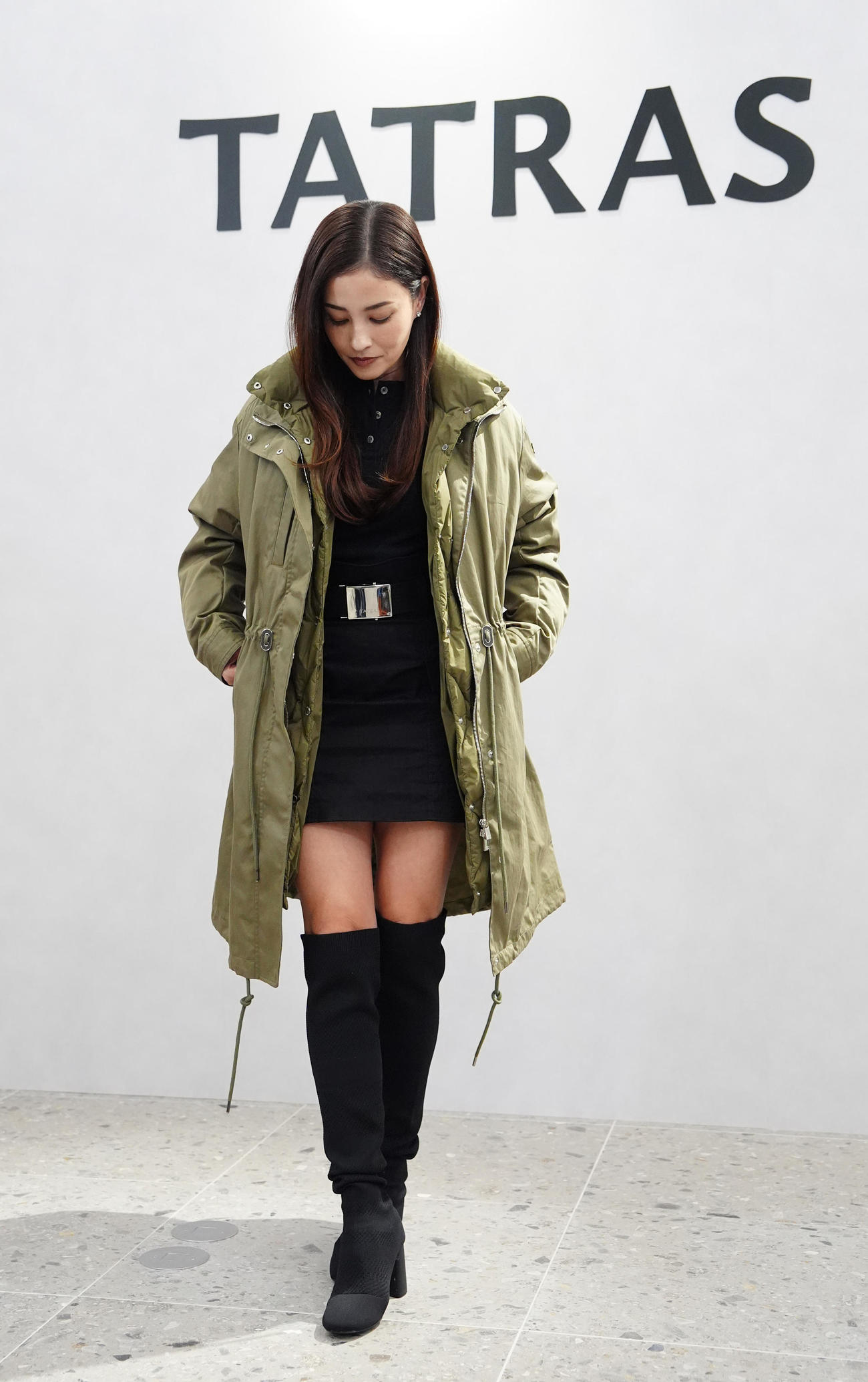 「TATRAS　銀座店」プレビューイベントでフォトコールに臨む黒木メイサ（撮影・江口和貴）