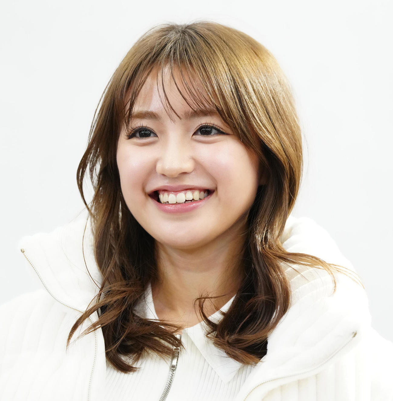 「TATRAS　銀座店」プレビューイベントでフォトコールに臨む香音（撮影・江口和貴）