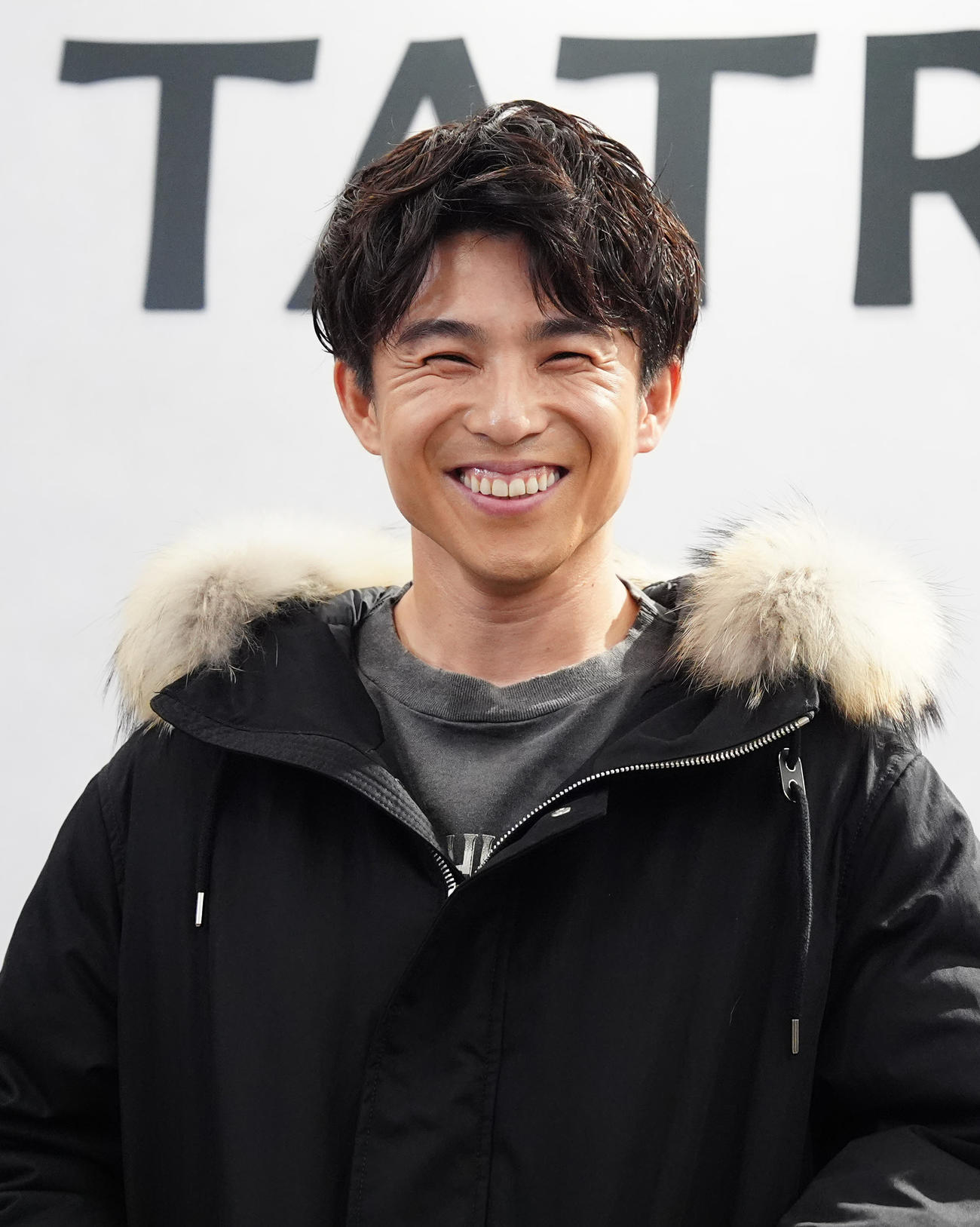 「TATRAS　銀座店」プレビューイベントでフォトコールに臨む中尾明慶（撮影・江口和貴）