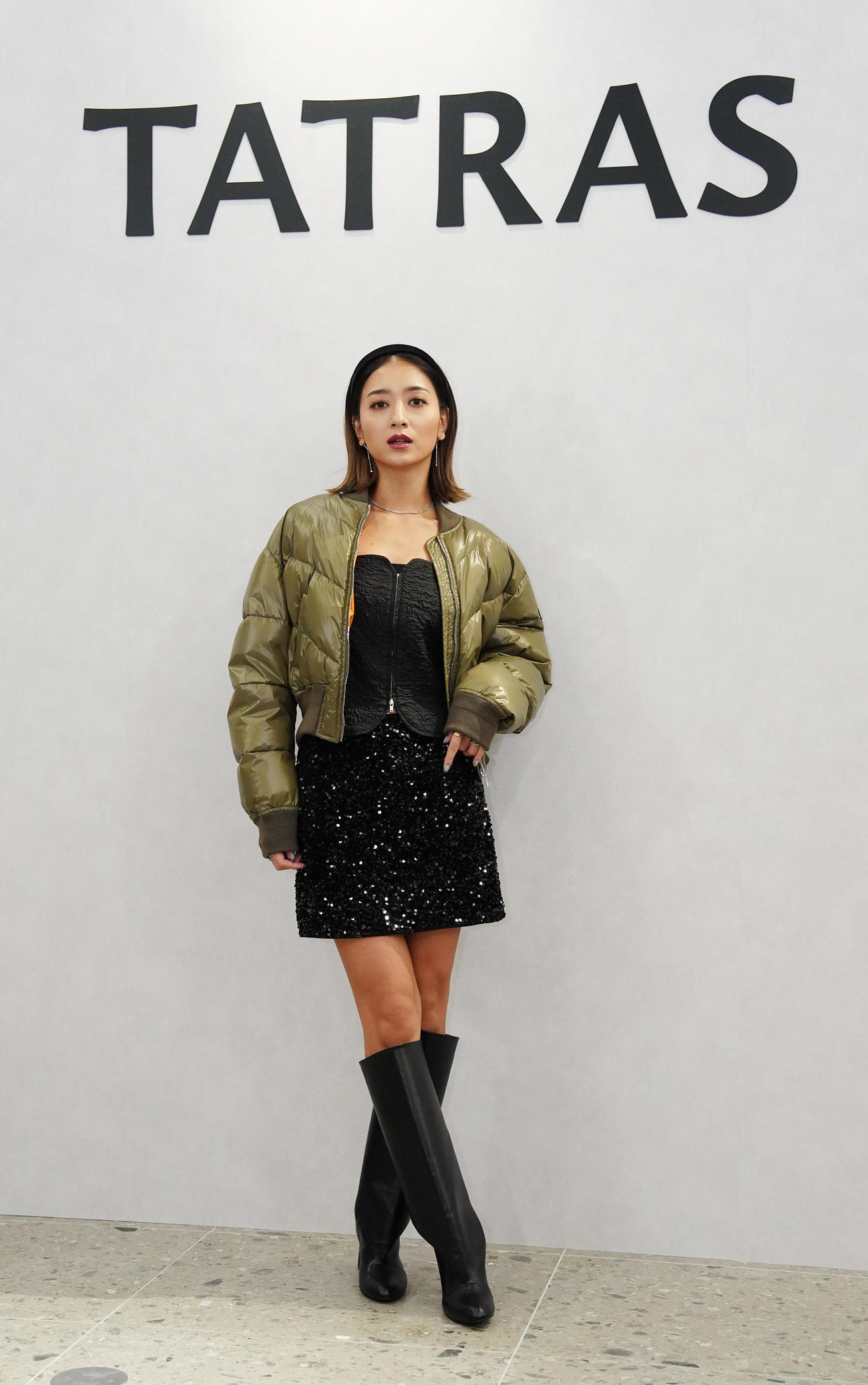 「TATRAS　銀座店」プレビューイベントでフォトコールに臨む池田美優（撮影・江口和貴）