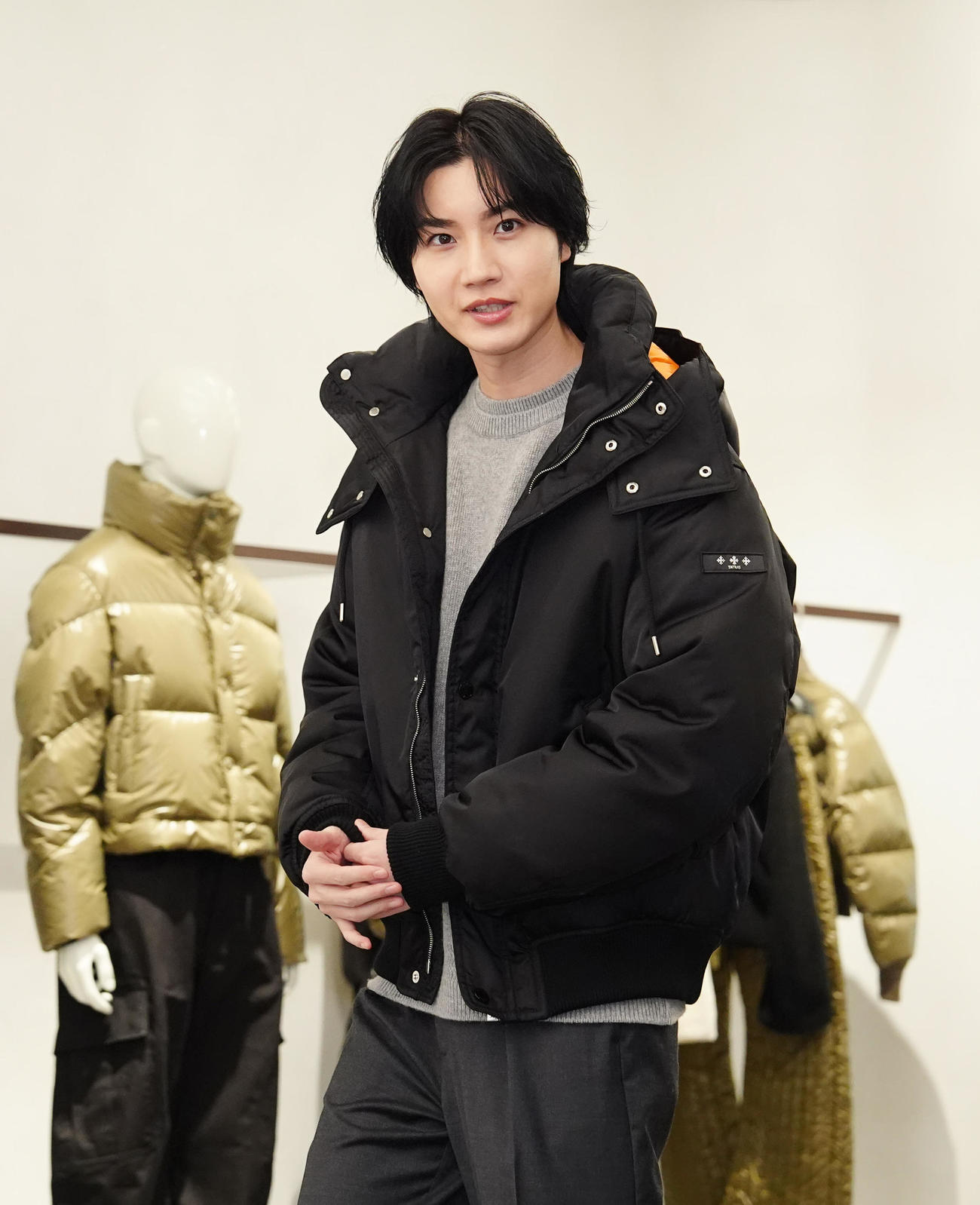 「TATRAS　銀座店」プレビューイベントでフォトコールに臨む桜田通（撮影・江口和貴）