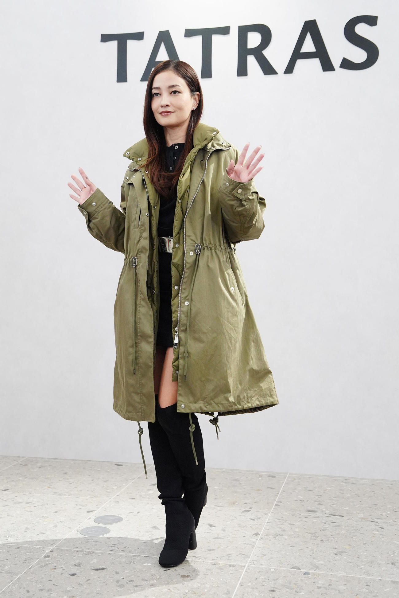 「TATRAS　銀座店」プレビューイベントでフォトコールに臨む黒木メイサ（撮影・江口和貴）