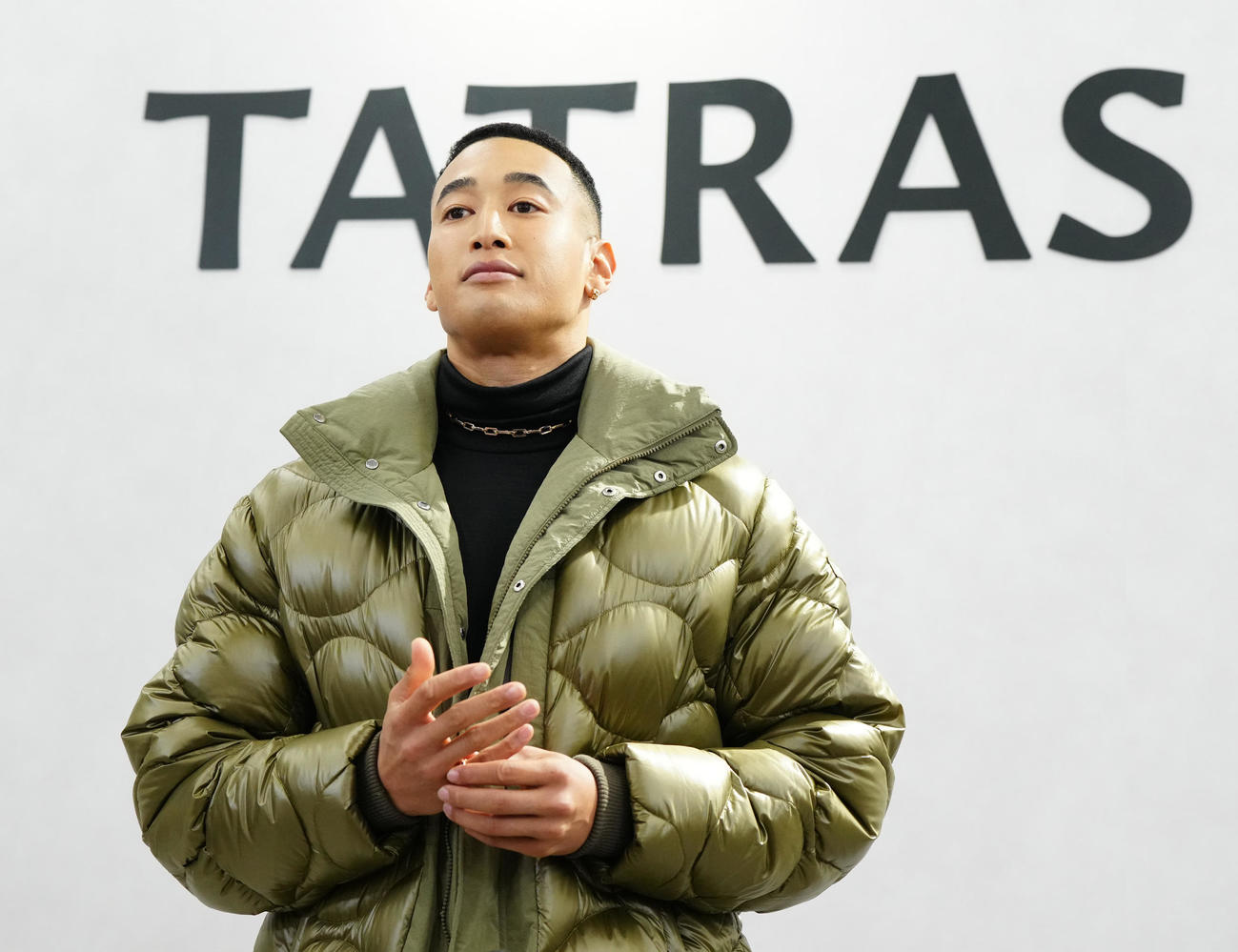 「TATRAS　銀座店」プレビューイベントでフォトコールに臨む関口メンディー（撮影・江口和貴）