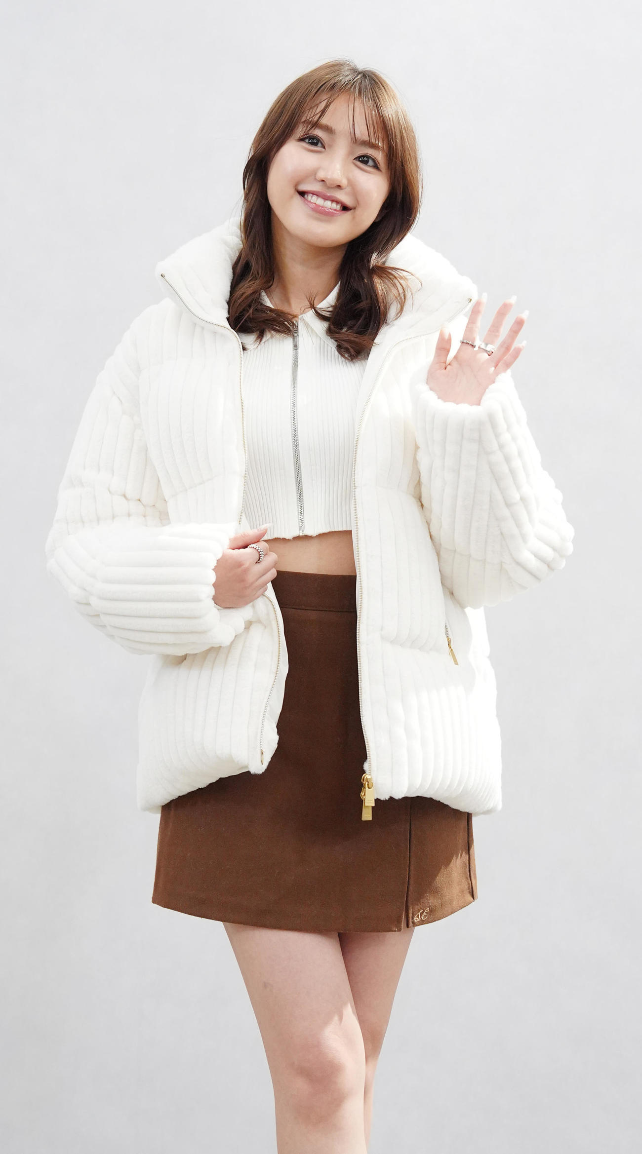 「TATRAS　銀座店」プレビューイベントでフォトコールに臨む香音（撮影・江口和貴）