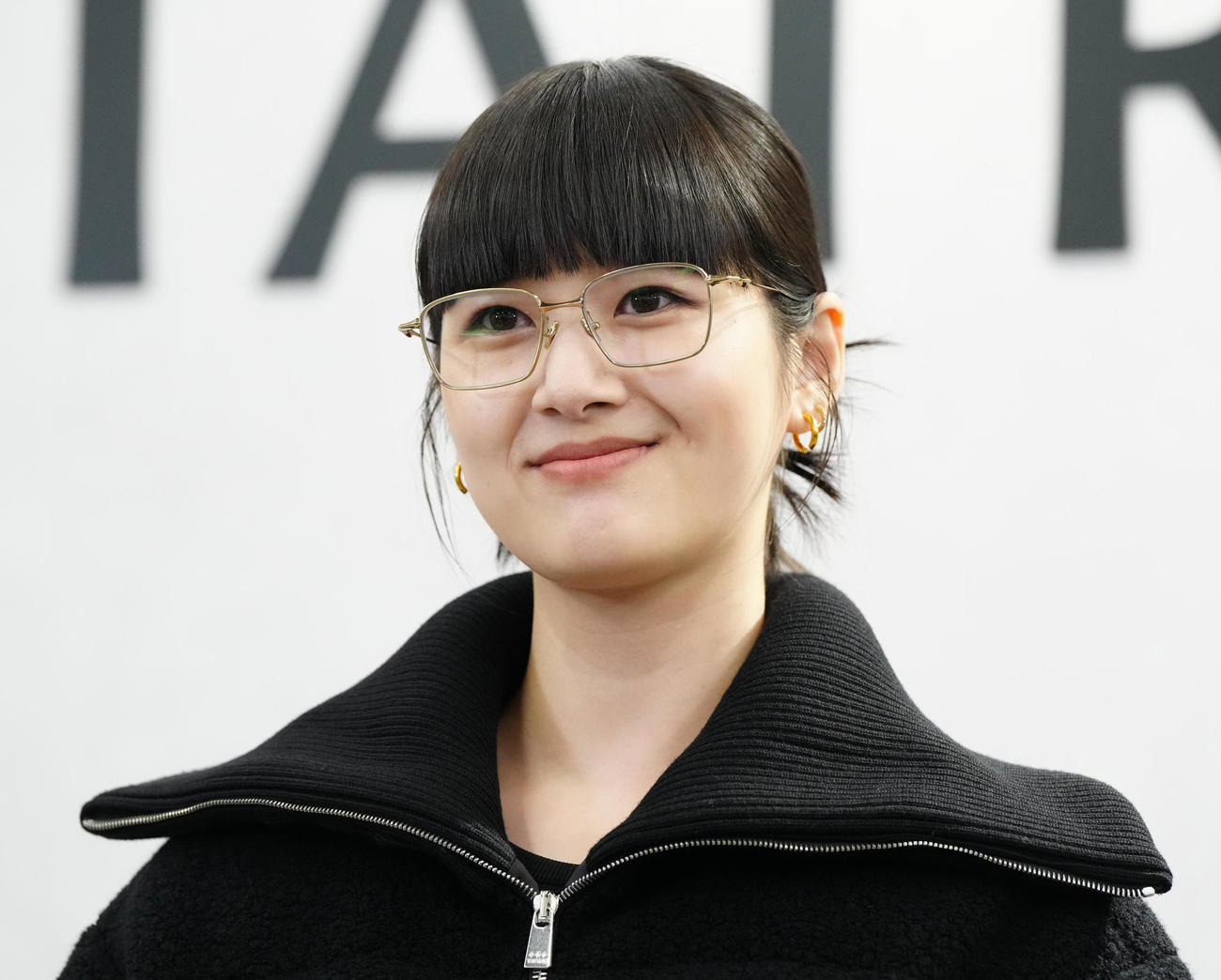 「TATRAS　銀座店」プレビューイベントでフォトコールに臨む稲垣貴子（撮影・江口和貴）