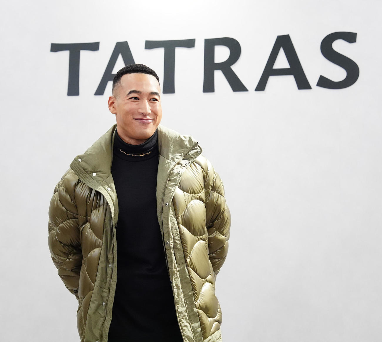 「TATRAS　銀座店」プレビューイベントでフォトコールに臨む関口メンディー（撮影・江口和貴）