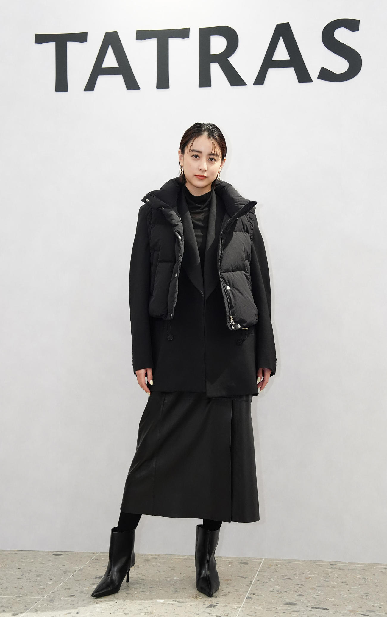 「TATRAS　銀座店」プレビューイベントでフォトコールに臨む山本美月（撮影・江口和貴）