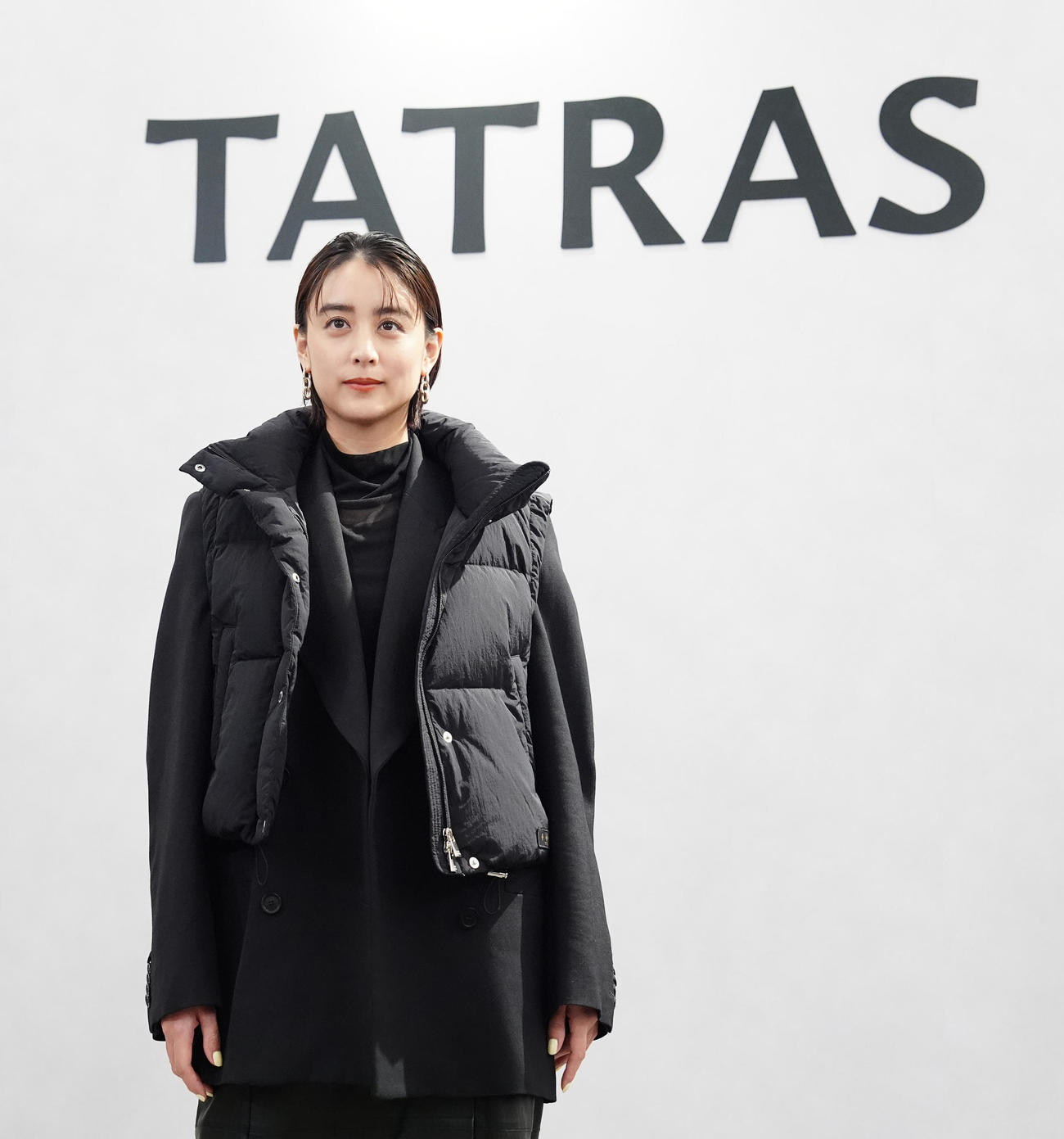 「TATRAS　銀座店」プレビューイベントでフォトコールに臨む山本美月（撮影・江口和貴）