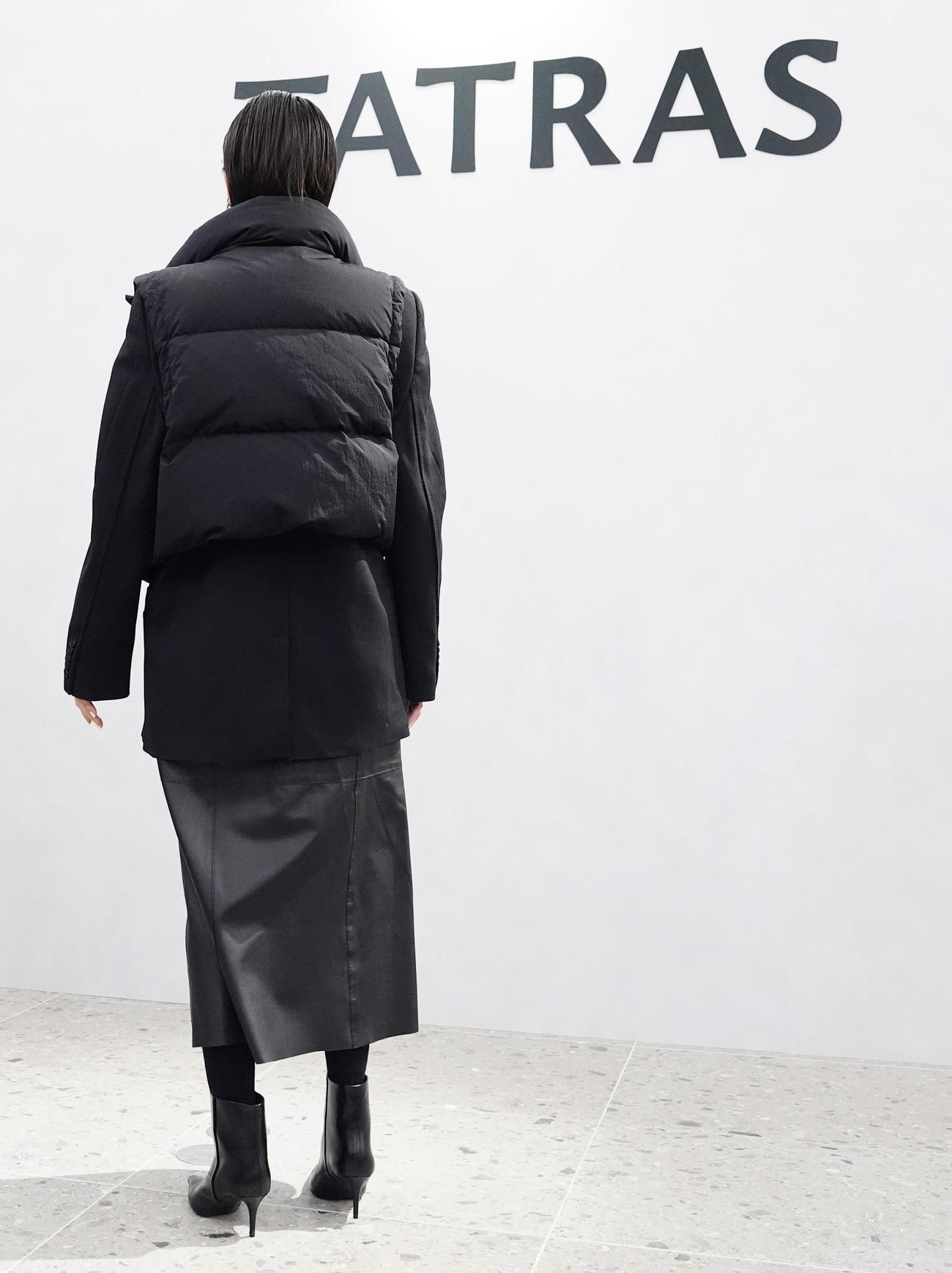 「TATRAS　銀座店」プレビューイベントでフォトコールに臨む山本美月（撮影・江口和貴）