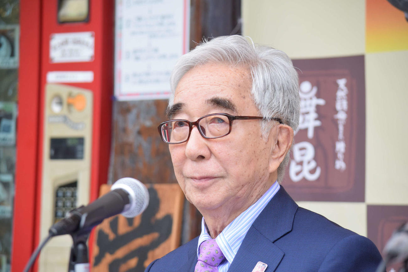 健康の秘訣（ひけつ）を明かした大村崑（撮影・阪口孝志）