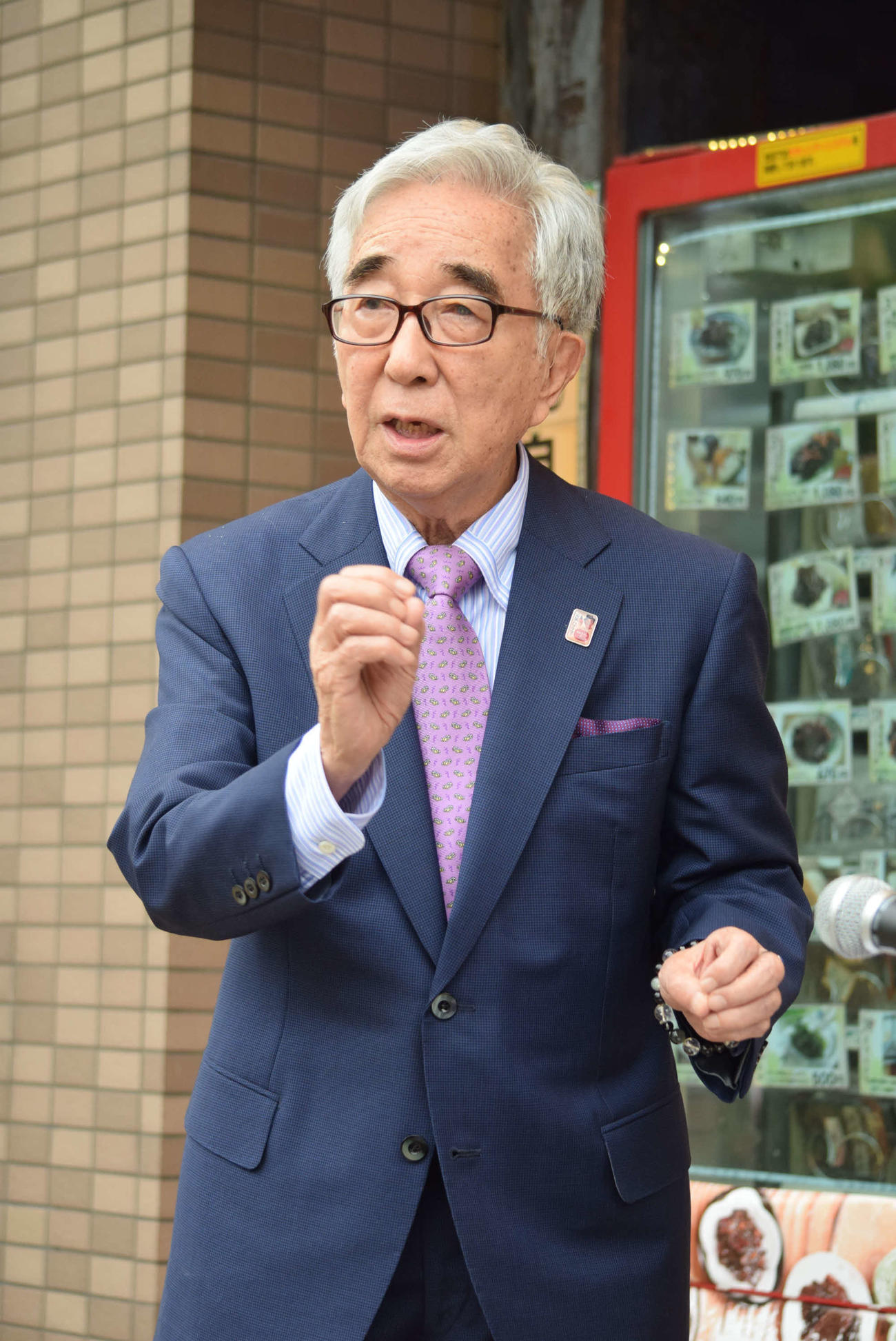 健康の秘訣（ひけつ）を明かした大村崑（撮影・阪口孝志）