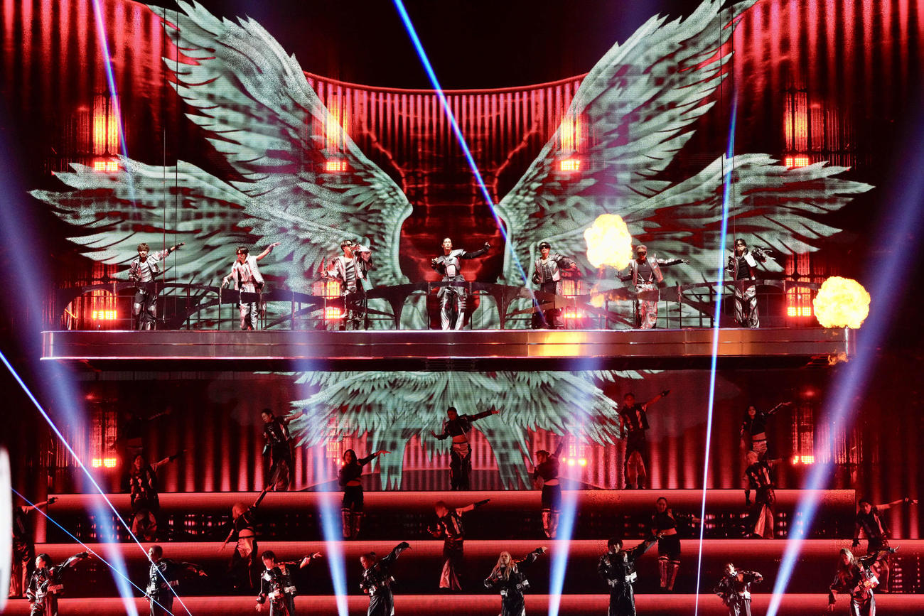「三代目J SOUL BROTHERS LIVE TOUR 2024”ECHOES OF DUALITY”」福岡公演でパフォーマンスする三代目J SOUL BROTHERS