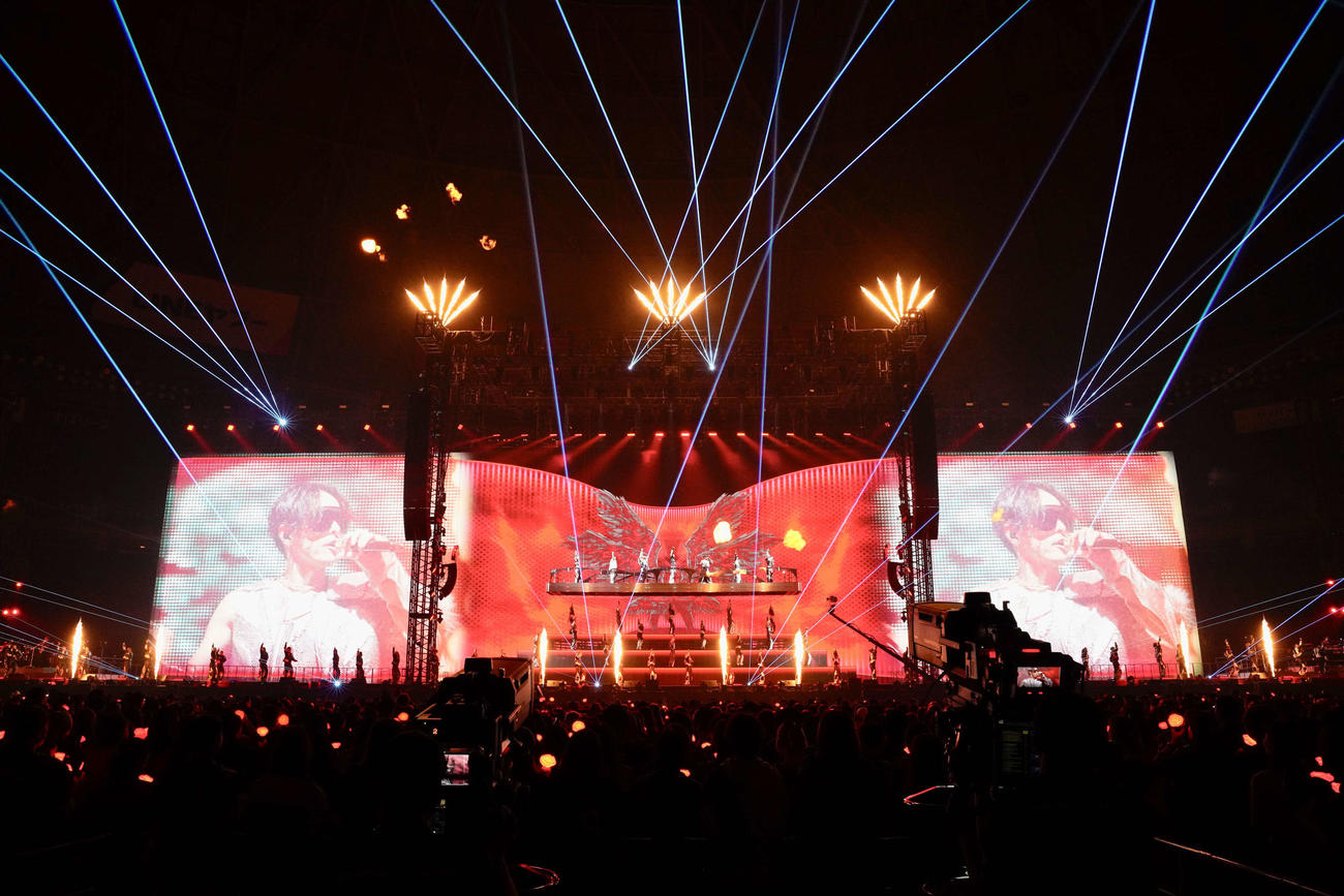 「三代目J SOUL BROTHERS LIVE TOUR 2024”ECHOES OF DUALITY”」福岡公演でパフォーマンスする三代目J SOUL BROTHERS
