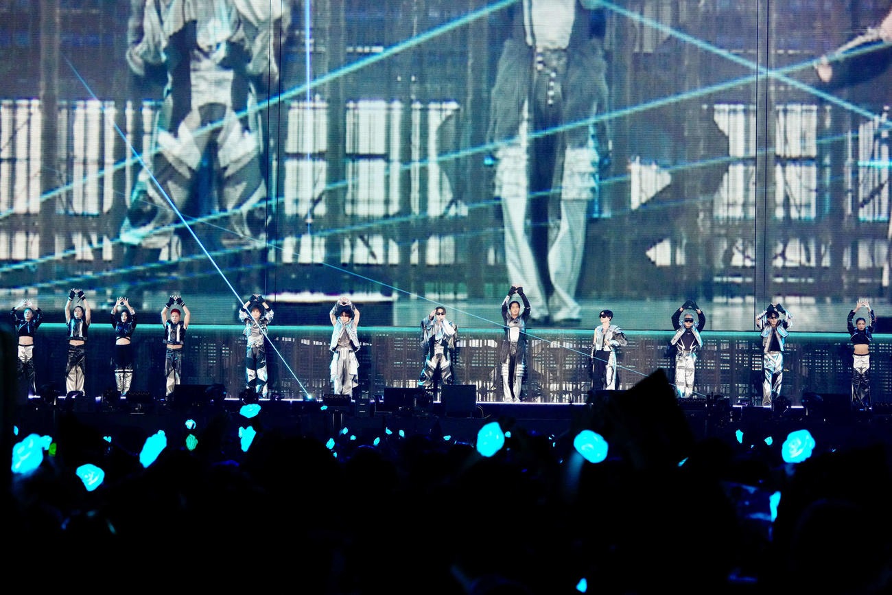 「三代目J SOUL BROTHERS LIVE TOUR 2024”ECHOES OF DUALITY”」福岡公演でパフォーマンスする三代目J SOUL BROTHERS